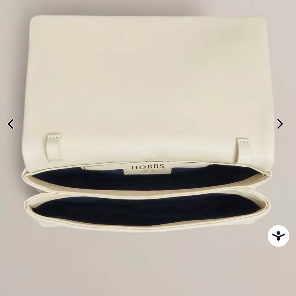 Jas Pearl Clutch with Pearl detail - Picture 4 of 10
